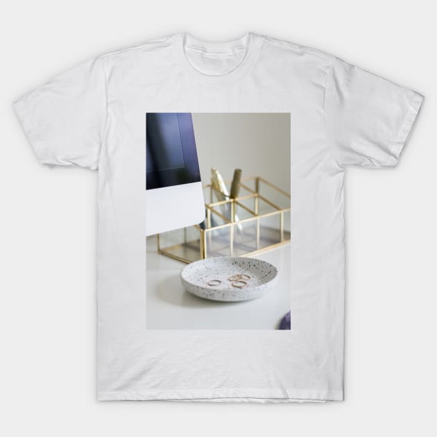 Minimalistic design T-Shirt by GenesisClothing